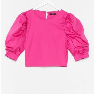 NWT puff sleeve pink cropped top.